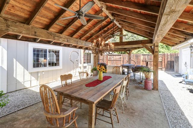 8560 Shawnee Ave, Fair Oaks, CA 95628