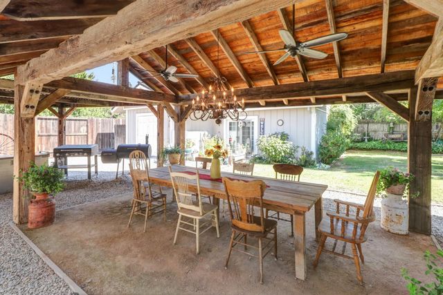 8560 Shawnee Ave, Fair Oaks, CA 95628