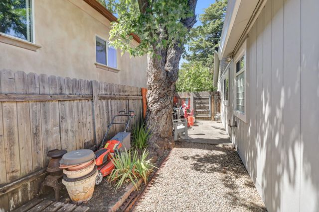 8560 Shawnee Ave, Fair Oaks, CA 95628
