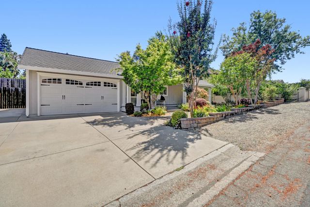 8560 Shawnee Ave, Fair Oaks, CA 95628