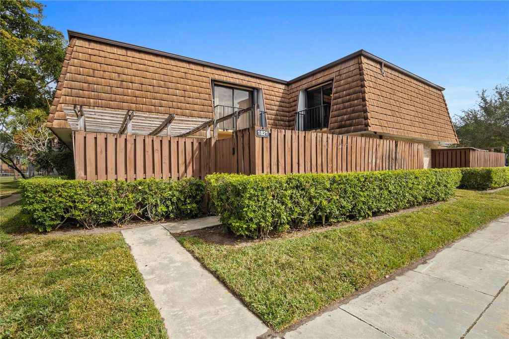 1821 18th Lane, Greenacres, FL 33463