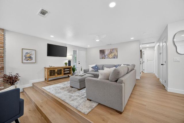 5587 Coronado Way, Rocklin, CA 95677