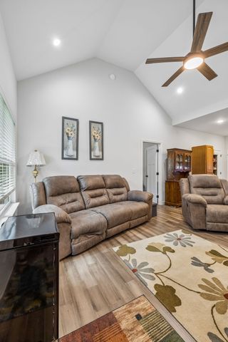 101 Cordle Ct, Charlotte, TN 37036