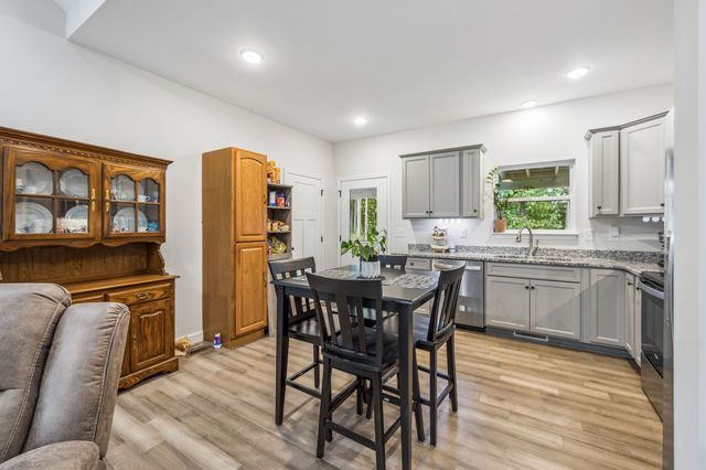 101 Cordle Ct, Charlotte, TN 37036