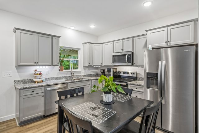 101 Cordle Ct, Charlotte, TN 37036