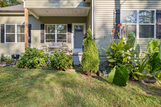 101 Cordle Ct, Charlotte, TN 37036