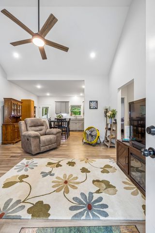 101 Cordle Ct, Charlotte, TN 37036