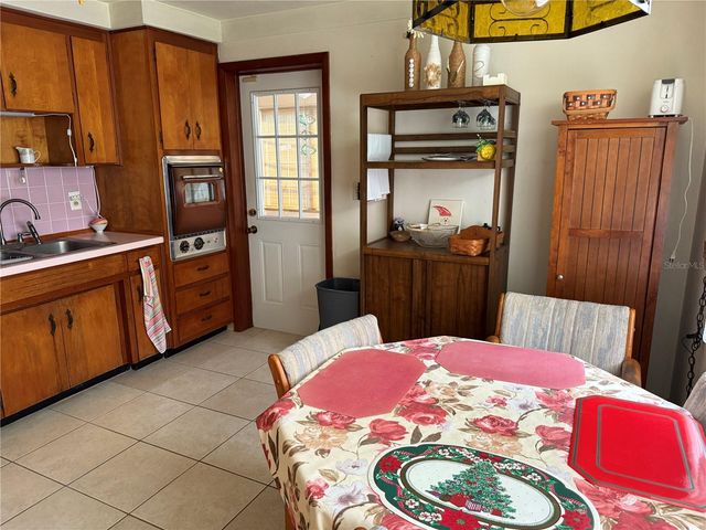 5854 9TH STREET, Zephyrhills, FL 33542