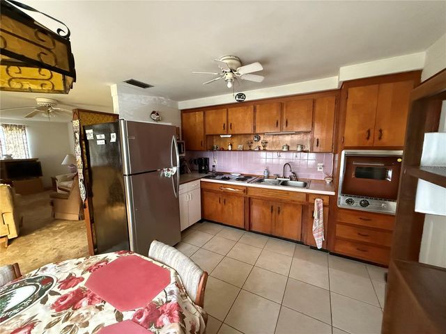 5854 9TH STREET, Zephyrhills, FL 33542