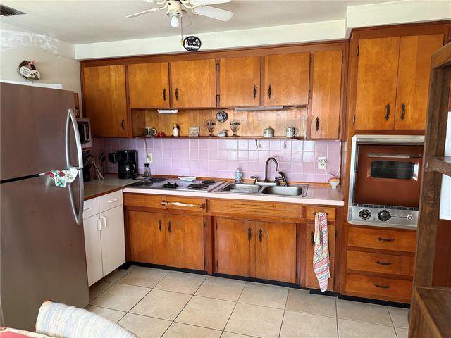 5854 9TH STREET, Zephyrhills, FL 33542