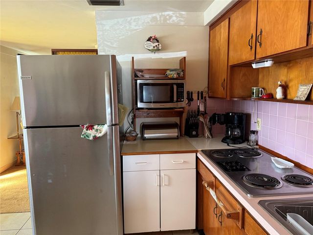 5854 9TH STREET, Zephyrhills, FL 33542