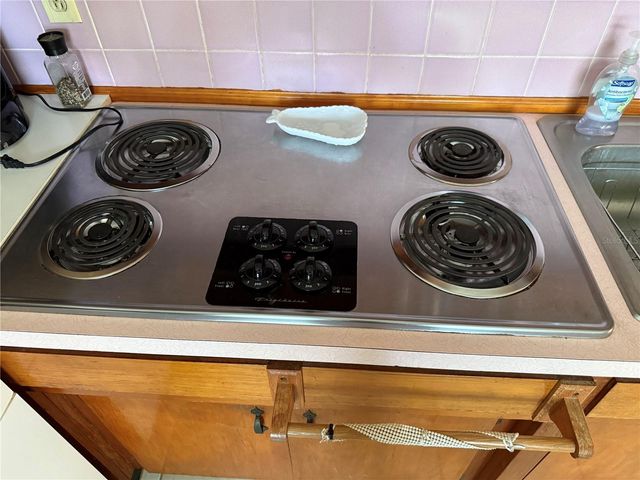 5854 9TH STREET, Zephyrhills, FL 33542