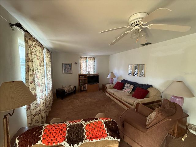 5854 9TH STREET, Zephyrhills, FL 33542