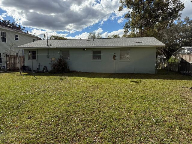 5854 9TH STREET, Zephyrhills, FL 33542