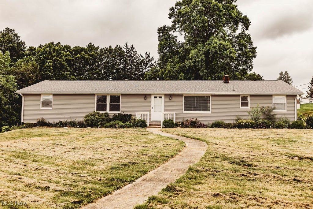 1330 James Circle 2, Zanesville, OH 43701