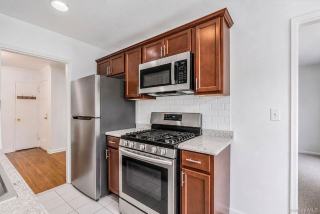 1205 Broadway F-24, Hewlett, NY 11557