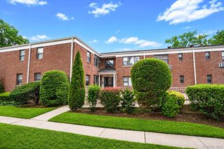 1205 Broadway F-24, Hewlett, NY 11557