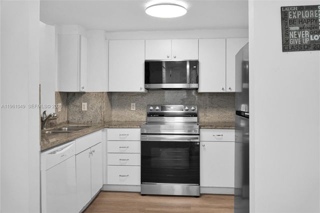 1250 S Miami Ave 2310, Miami, FL 33130