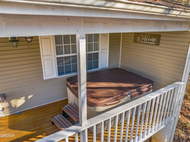 2129 Duck Pond Lane, Sevierville, TN 37876