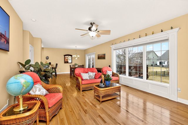 8425 Parkside Circle, West Des Moines, IA 50266