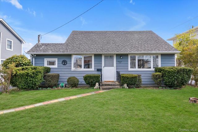 112 Harrison Place, Massapequa, NY 11758