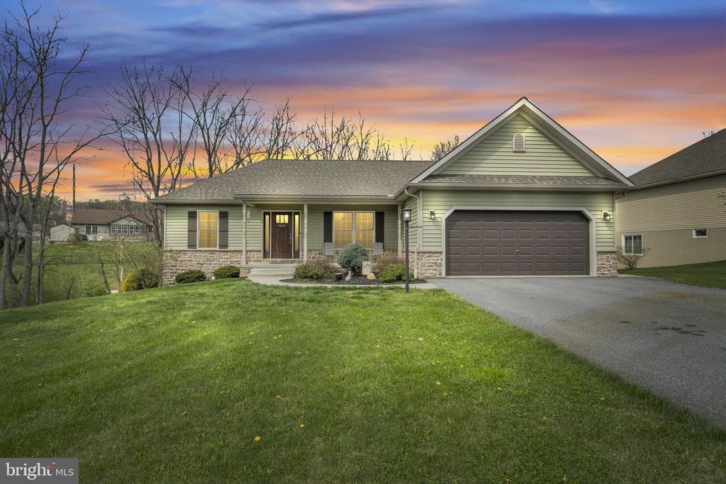 1519 ROLLING MEADOW RD, Lebanon, PA 17046