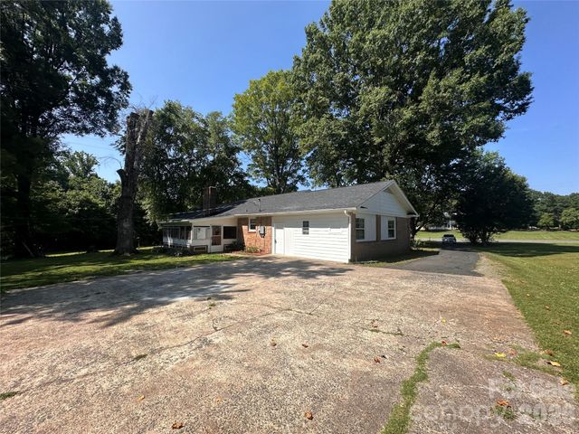 5836 Lebanon Road, Charlotte, NC 28227
