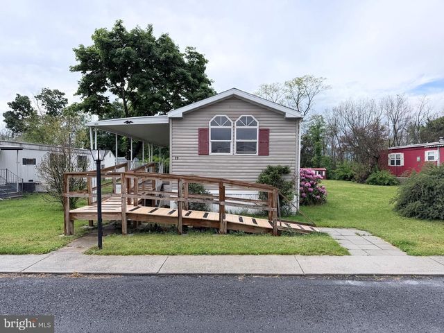 17 CORAL DRIVE, Carlisle, PA 17013