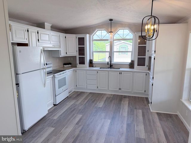 17 CORAL DRIVE, Carlisle, PA 17013