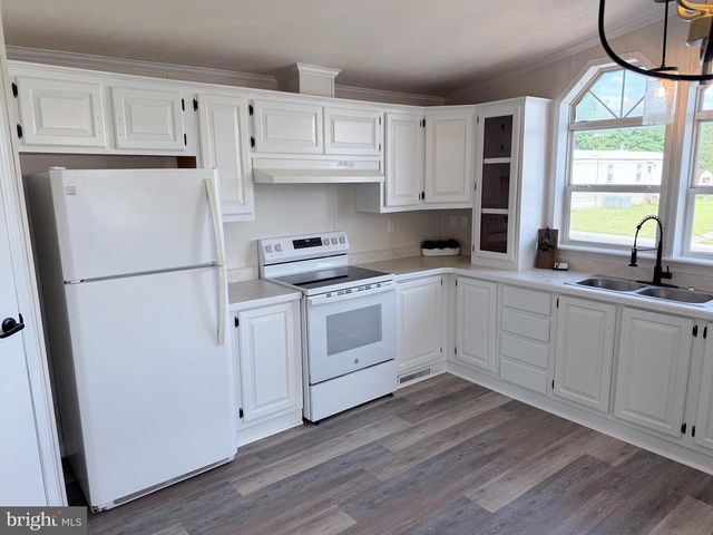 17 CORAL DRIVE, Carlisle, PA 17013
