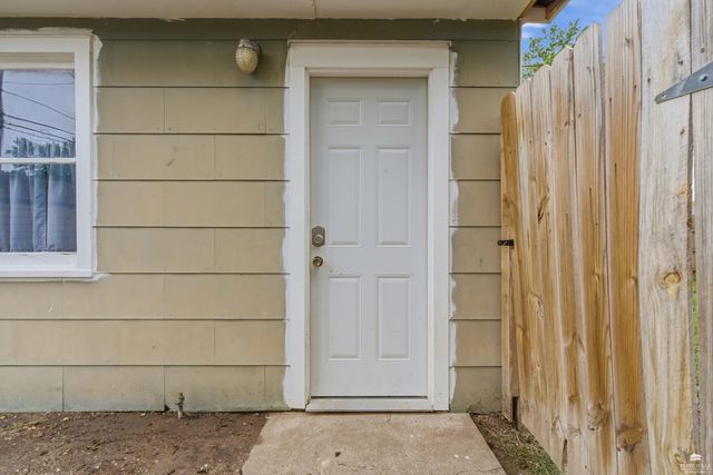 1411 Pierre Street, Manhattan, KS 66502
