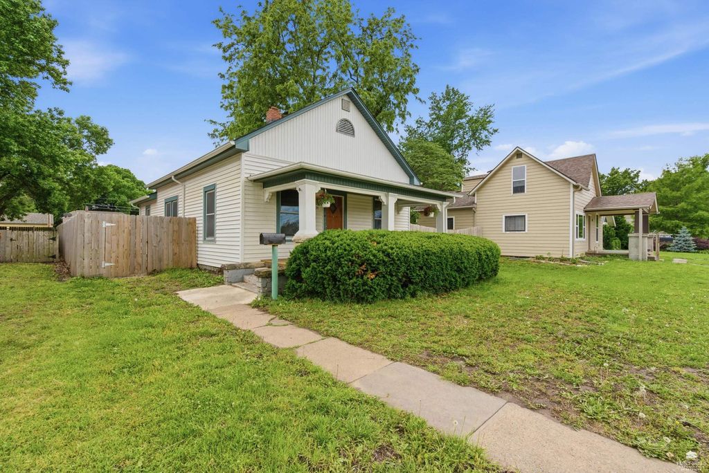 1411 Pierre Street, Manhattan, KS 66502