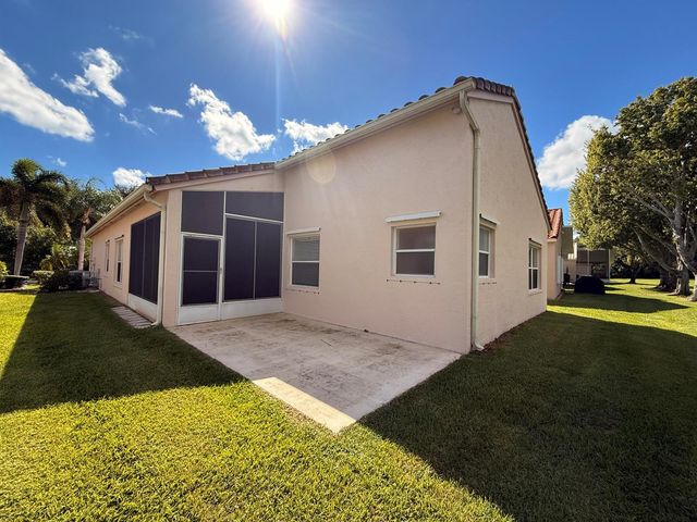 633 NW Whitfield Way, Port St. Lucie, FL 34986