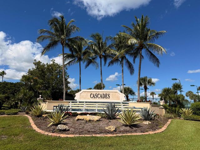 633 NW Whitfield Way, Port St. Lucie, FL 34986