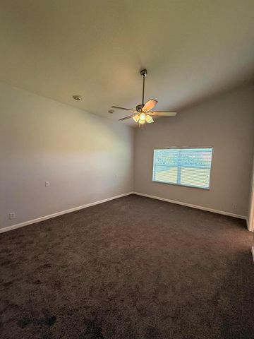 633 NW Whitfield Way, Port St. Lucie, FL 34986