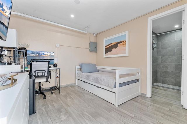 2231 SW 17th St, Miami, FL 33145