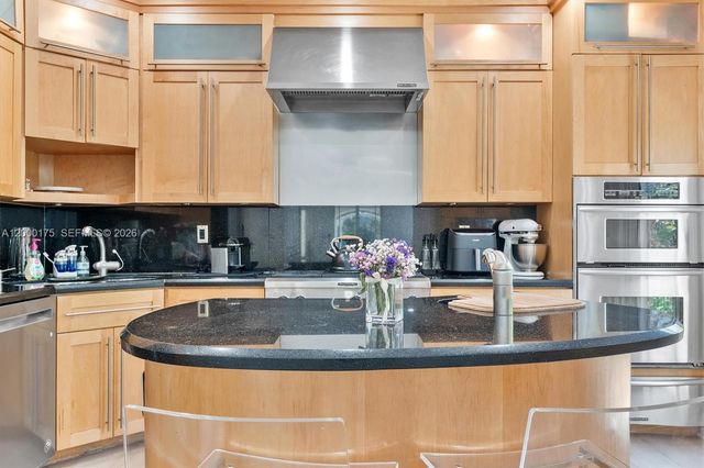 2231 SW 17th St, Miami, FL 33145