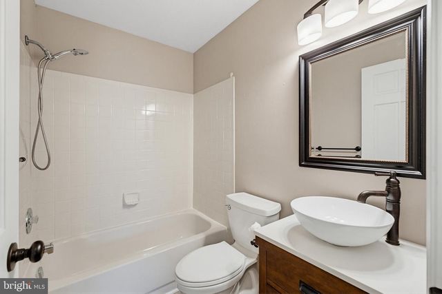 3408-B NEILS CT, Mount Laurel, NJ 08054