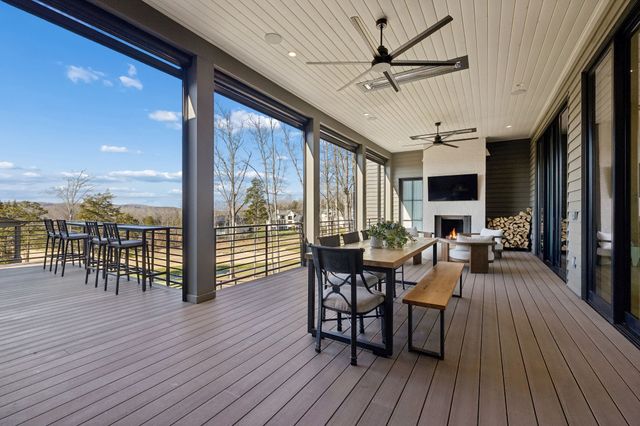 7338 Harlow Dr, College Grove, TN 37046