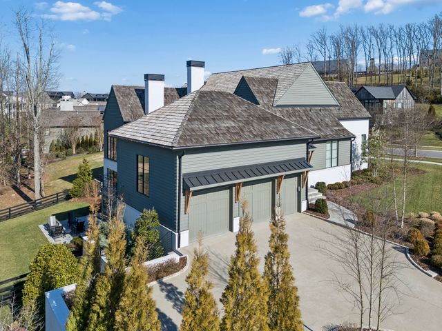 7338 Harlow Dr, College Grove, TN 37046