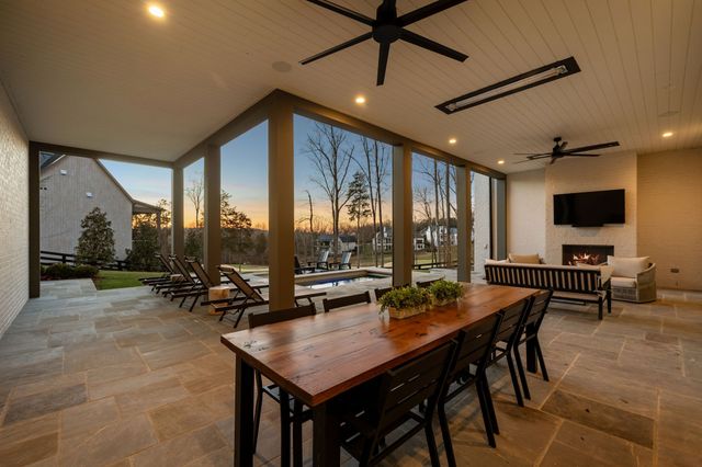 7338 Harlow Dr, College Grove, TN 37046