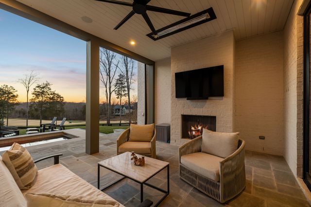7338 Harlow Dr, College Grove, TN 37046