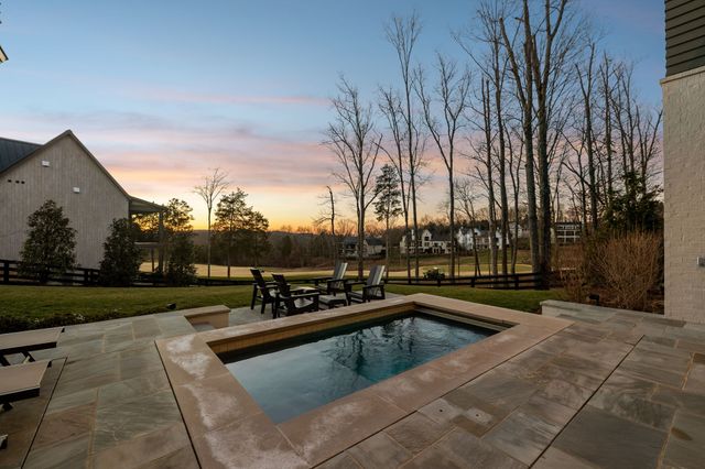 7338 Harlow Dr, College Grove, TN 37046
