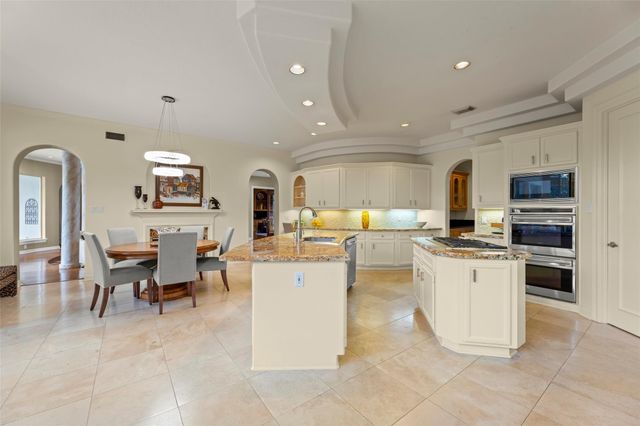 65 Schubach Drive, Sugar Land, TX 77479
