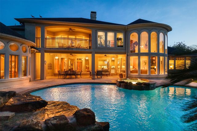 65 Schubach Drive, Sugar Land, TX 77479