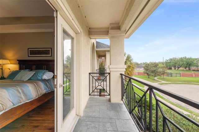 65 Schubach Drive, Sugar Land, TX 77479