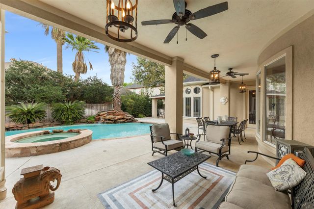 65 Schubach Drive, Sugar Land, TX 77479