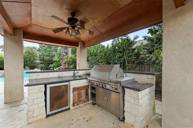 65 Schubach Drive, Sugar Land, TX 77479