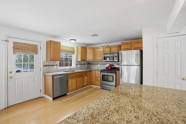 55 Arrowwood Dr 55, Shrewsbury, MA 01545