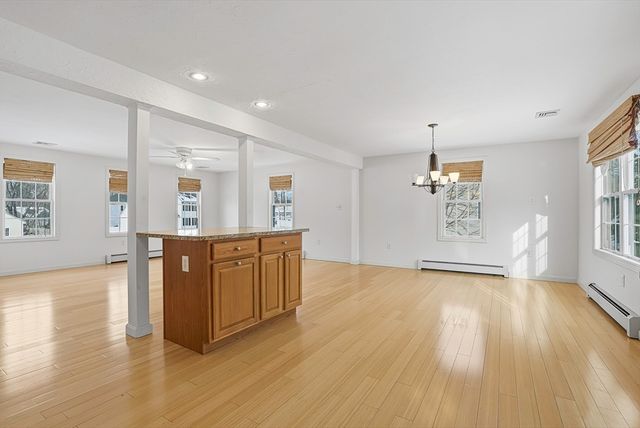 55 Arrowwood Dr 55, Shrewsbury, MA 01545